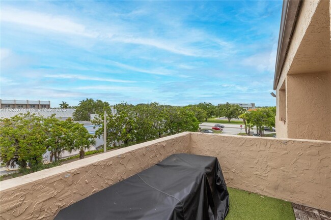 Building Photo - 10400 SW 108th Ave
