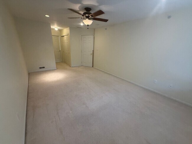 Building Photo - 179 Mountain View Dr
