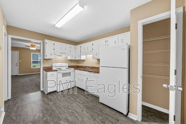 Building Photo - 3284 Tower Dr