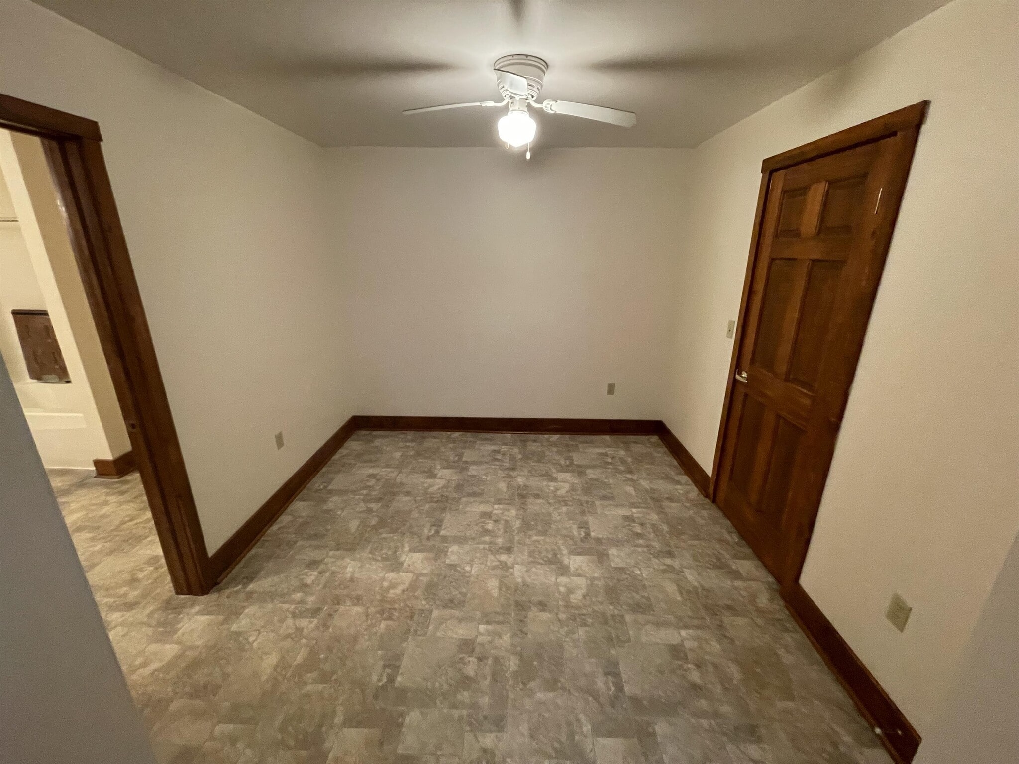 Building Photo - 214 Wood St