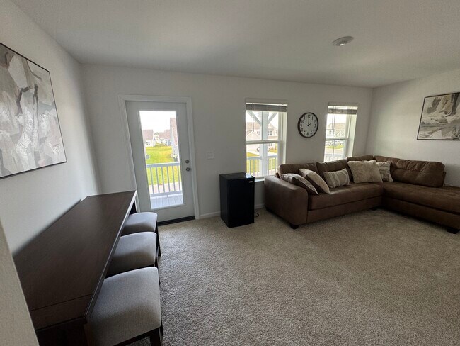 Building Photo - 5435 Shelly Lynn Dr