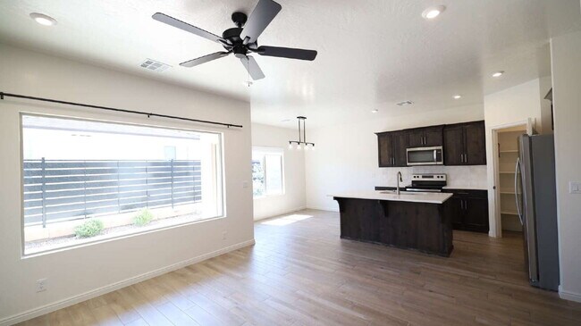 Building Photo - Beautiful 4-Bed, 2.5-Bath Home in Scenic Washington, UT Near Sand Hollow