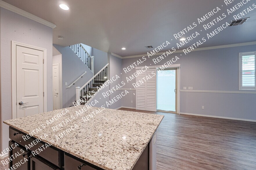Building Photo - 2810 N 73rd Dr