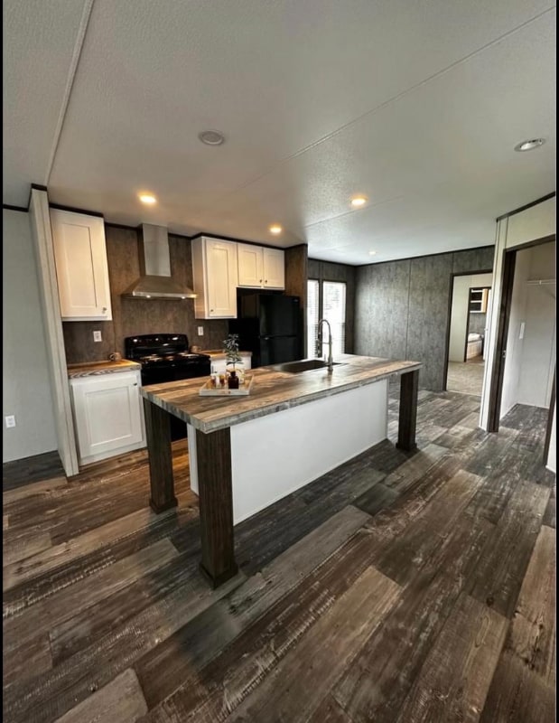 Building Photo - 5705 Hicks Ln