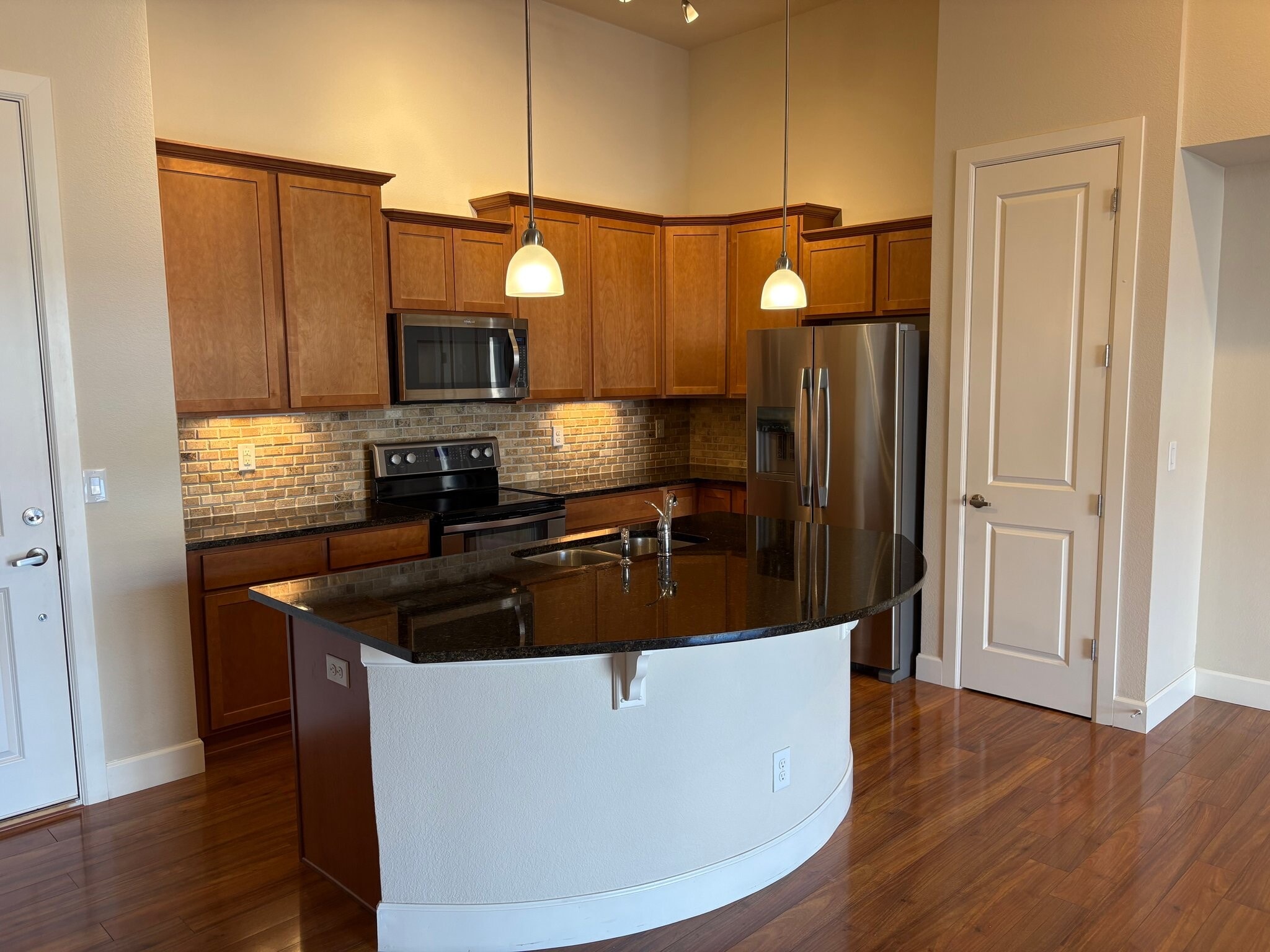 Building Photo - 301 Inverness Way S
