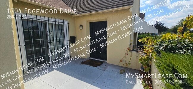 Building Photo - 1704 Edgewood Dr