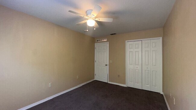 Building Photo - 4/3.5 home located at Randa Ridge!!!