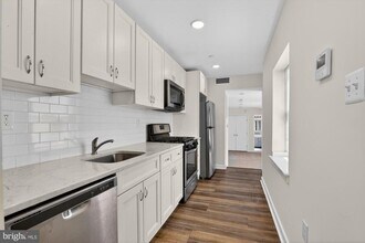 Building Photo - 541 N Orianna St