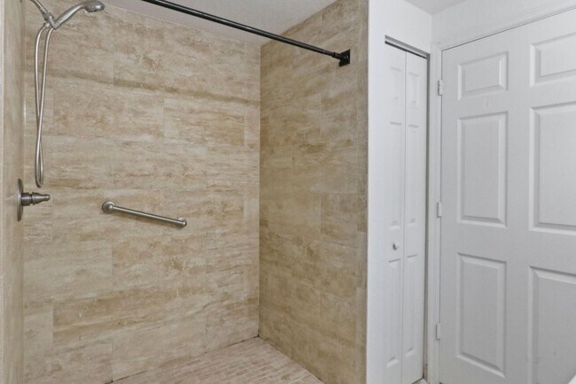 Building Photo - 3019 Alcazar Pl