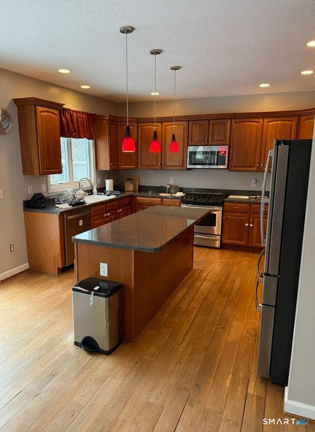 Building Photo - 104 Valley View Rd