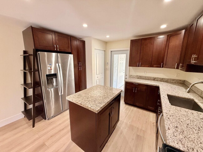 Building Photo - 1941 NE 51st Ct