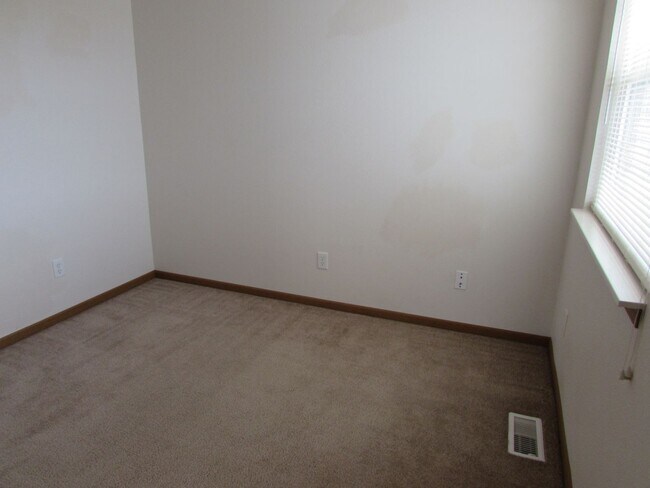 Building Photo - 7616-MF2-E4