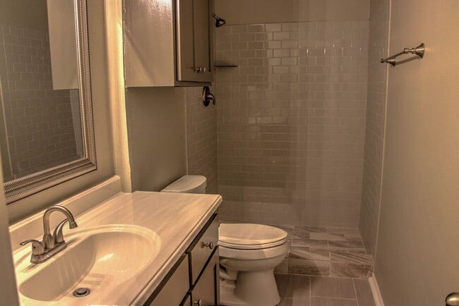 Building Photo - Bixby 3 bed 2 bath in Bixby schools