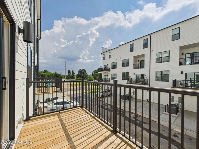 Building Photo - 1251 Shaw View Aly