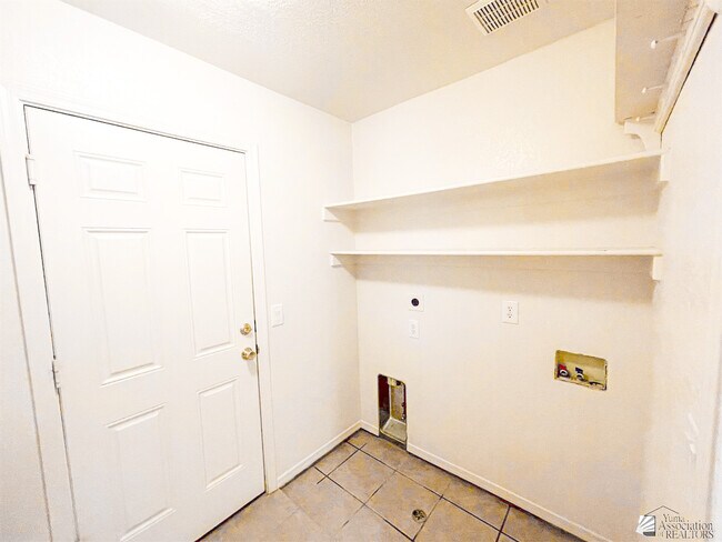 Building Photo - 10191 E 35th Pl