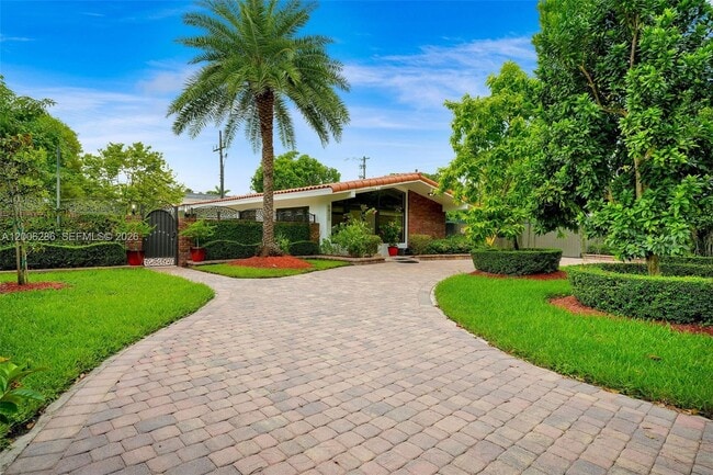 Building Photo - 6820 SW 86th Ave