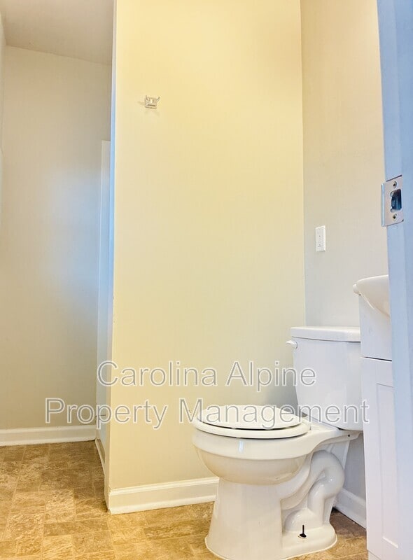 Building Photo - 416 Stirrup Ct