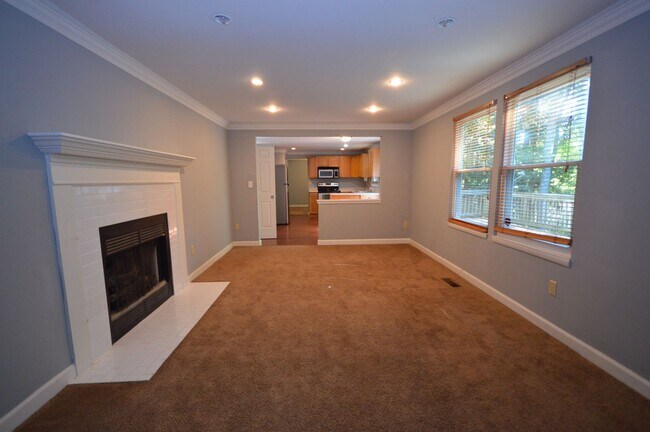 Building Photo - 104 Smokehouse Ln