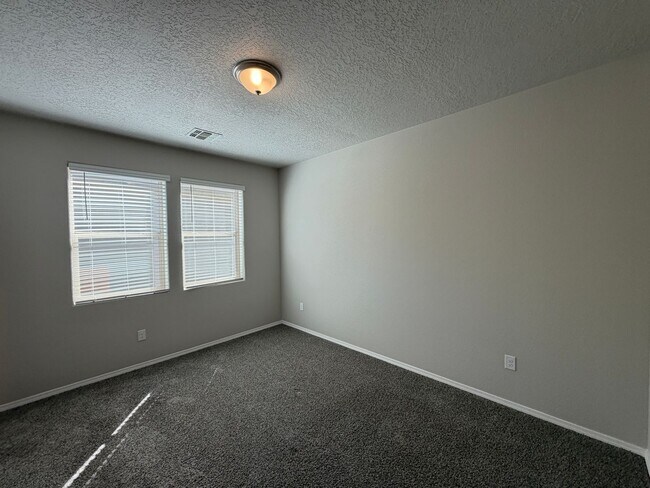 Building Photo - 4875 Mount Salas St NE