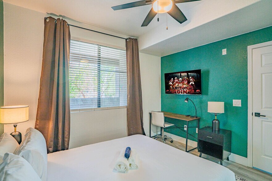 Building Photo - 6610 N 93rd Ave