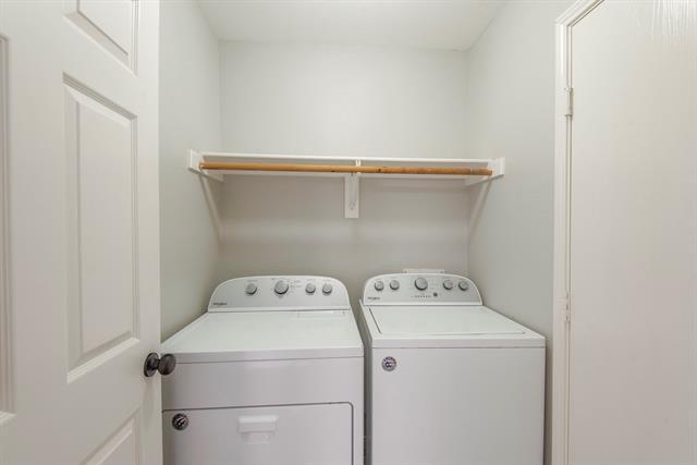 Building Photo - 2424 Cimmaron Dr