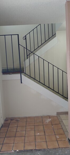 Building Photo - 122 Del Norte Ct