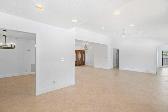 Building Photo - 21155 Shady Vista Ln