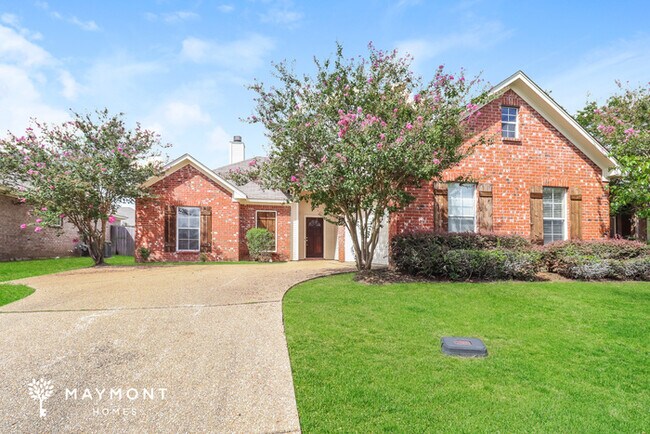 Building Photo - Cute 3 Bedroom Brick Home