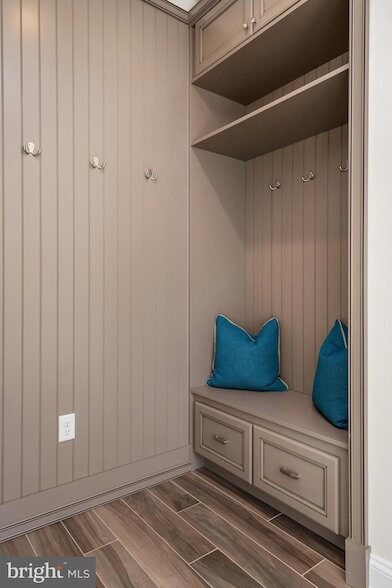 Building Photo - 1576 Bay Head Rd