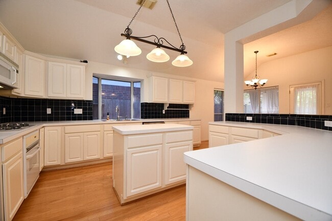 Building Photo - 1215 Wood Haven Ct