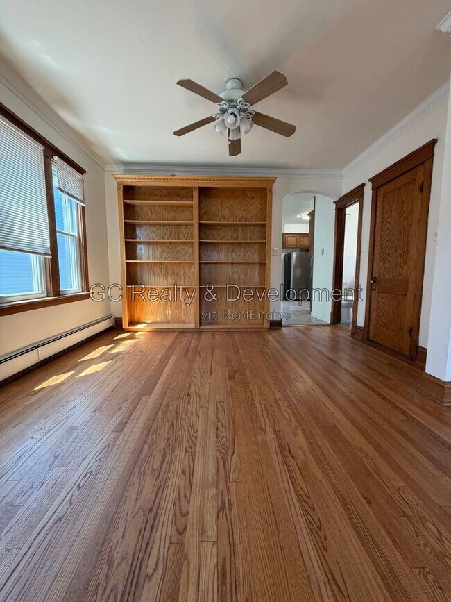 Building Photo - 837 Thomas Ave