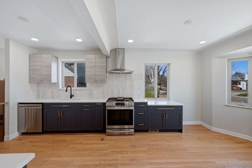 Building Photo - 665 Krameria St