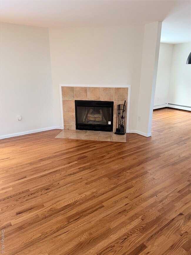 Building Photo - 219 Mary Lou Ave