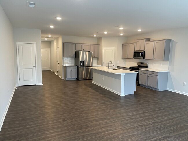 Building Photo - 3031 Ranger Dr