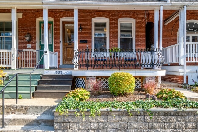 Building Photo - 537 N Mary St