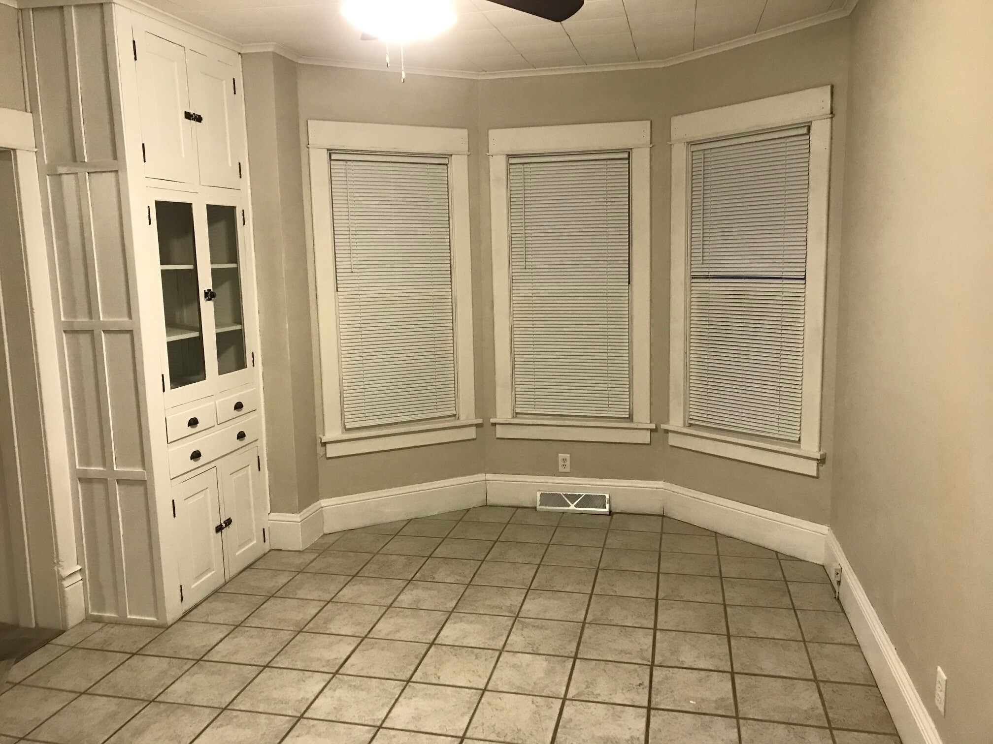 Building Photo - 1320 25th St