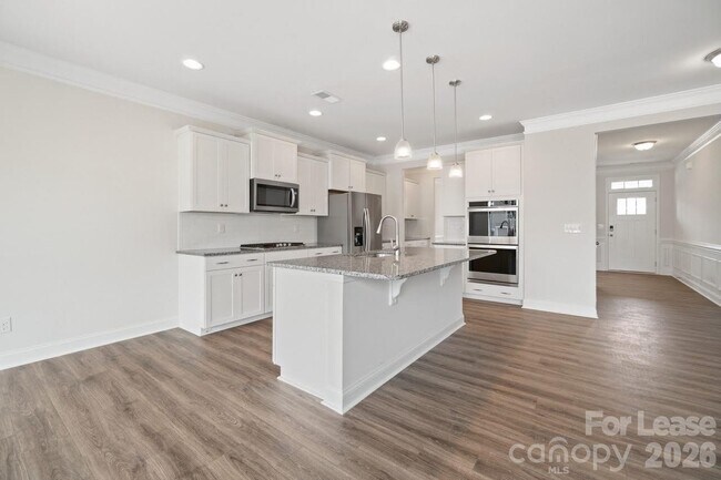 Building Photo - 1024 Arbury Way
