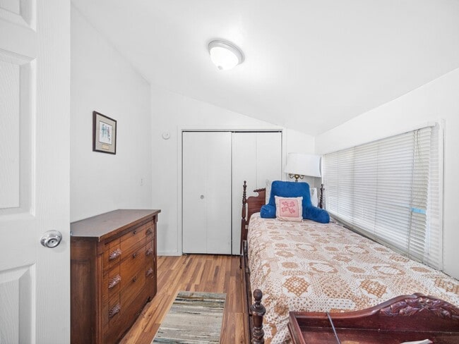 Building Photo - Cozy 1-Bedroom Rental – All Utilities Incl...