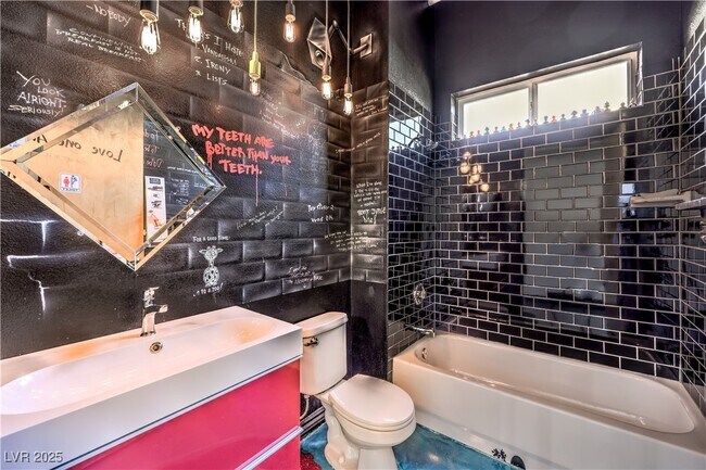 Building Photo - 5626 Deer Creek Falls Ct