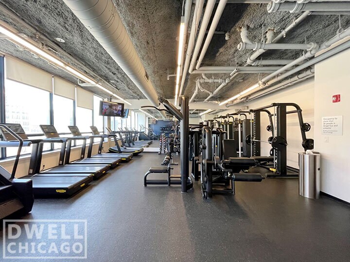 Building Photo - 776 W Quincy St