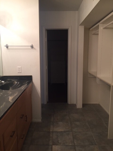Building Photo - Gorgeous Las Vegas Country Club Townhome F...