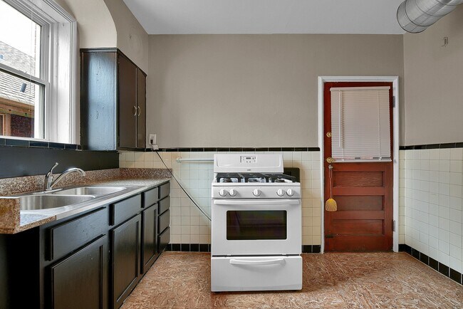 Building Photo - South City Oasis