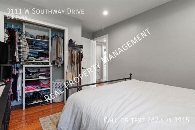 Building Photo - 3111 W Southway Dr