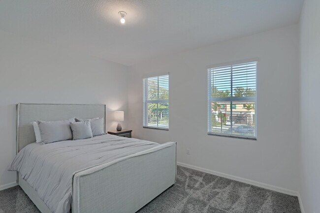 Building Photo - 12937 Trevi Isle