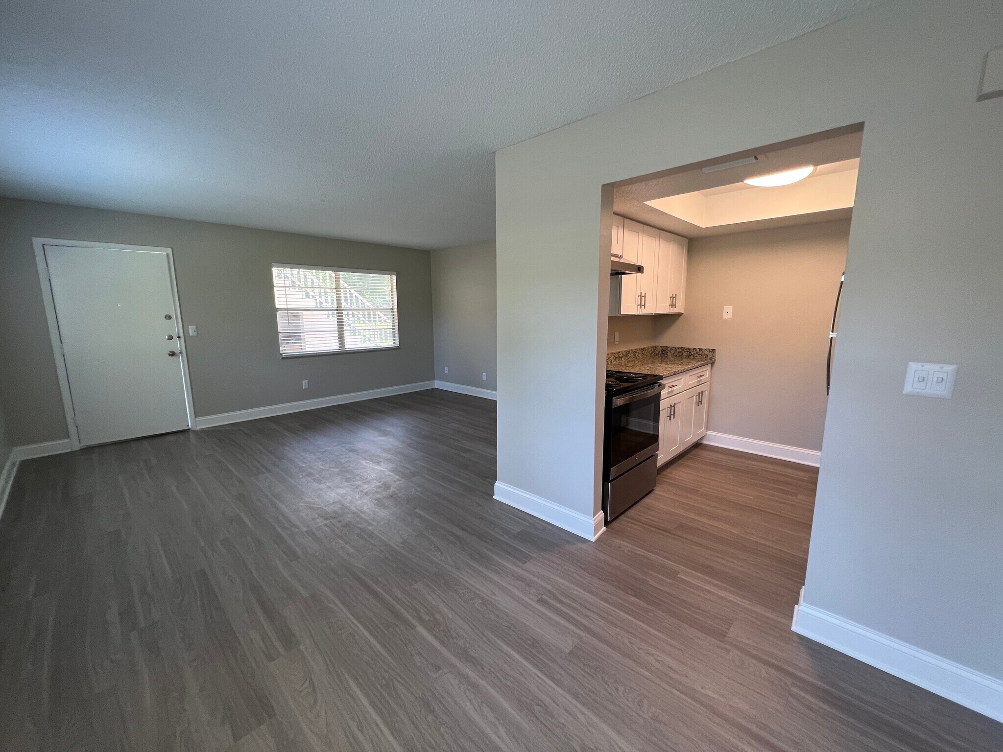 Building Photo - 1 Bed/1 Bath - Unit 3