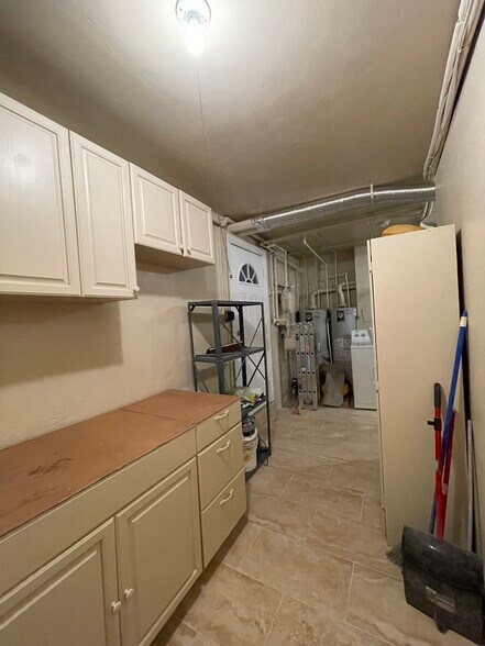 Building Photo - 2314 Strahle St