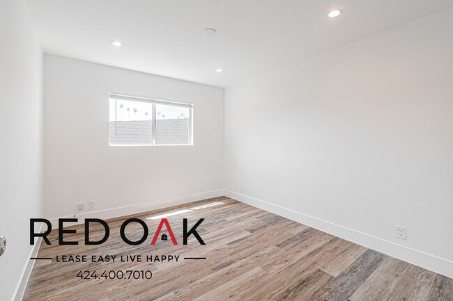 Building Photo - 1841 S Manhattan Pl