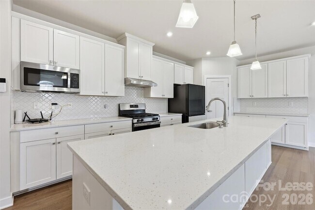 Building Photo - 6425 Cumberland Dr