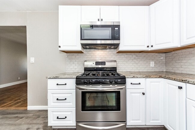 Building Photo - 2835 Beverly Rd