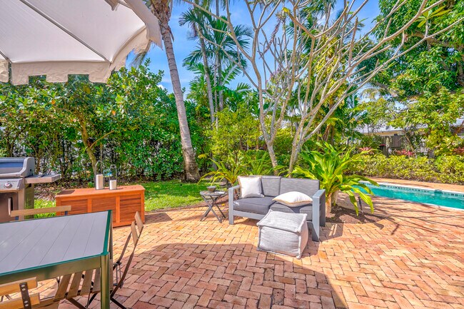 Building Photo - 411 26th St